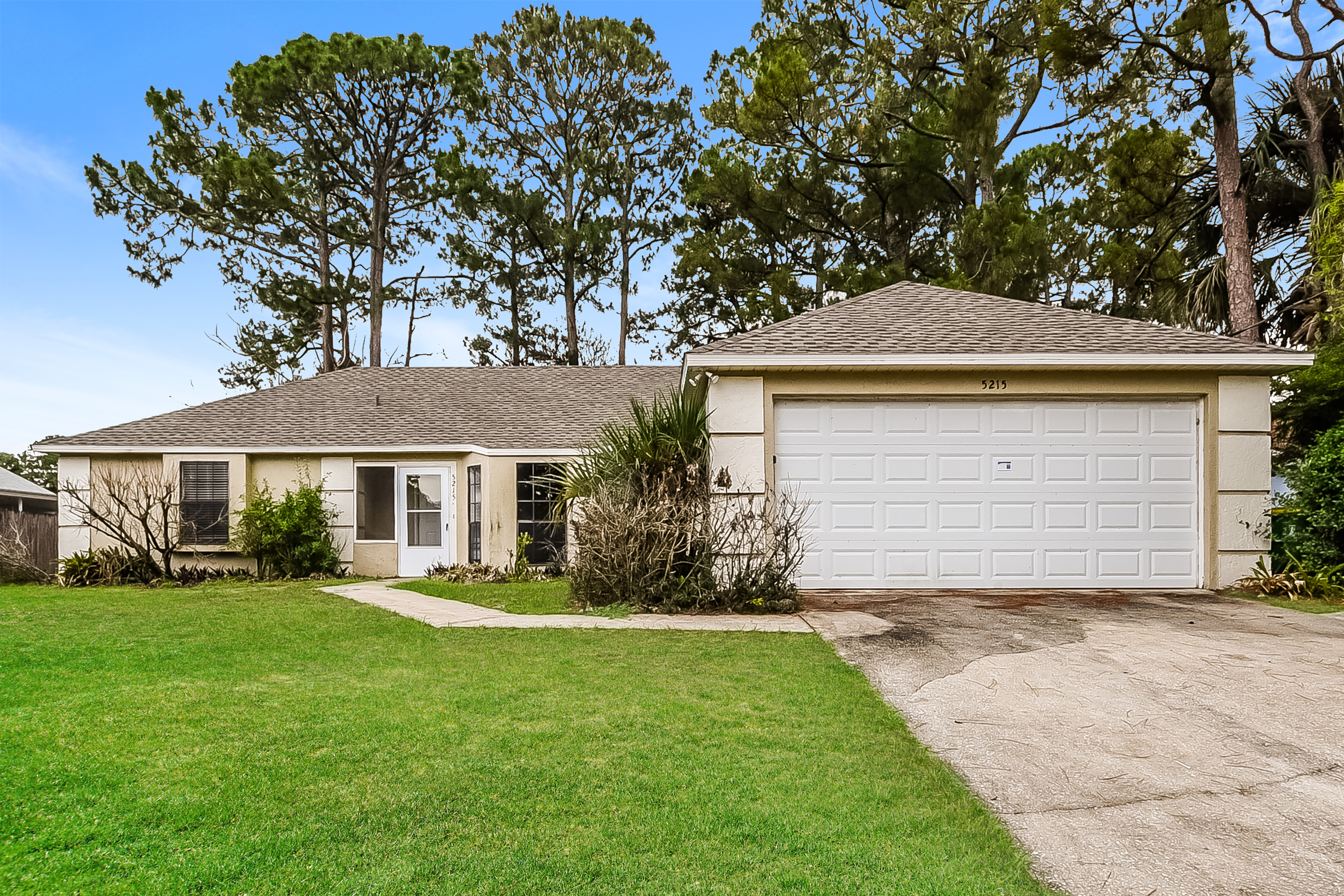 5215 Holden Rd Cocoa, FL 32927